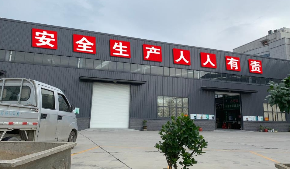 磁致伸縮液位計(jì)：乙烯儲(chǔ)罐液位監(jiān)測的安全衛(wèi)士